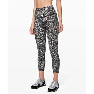 Lululemon size 4 Floral Spritz Wunder Under High-Rise Full-On Luxtreme 28" Tight